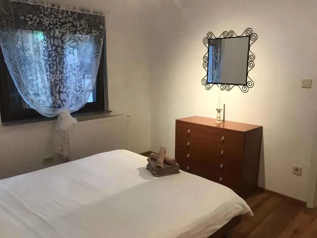 Apartment In Novi Vinodolski 40299