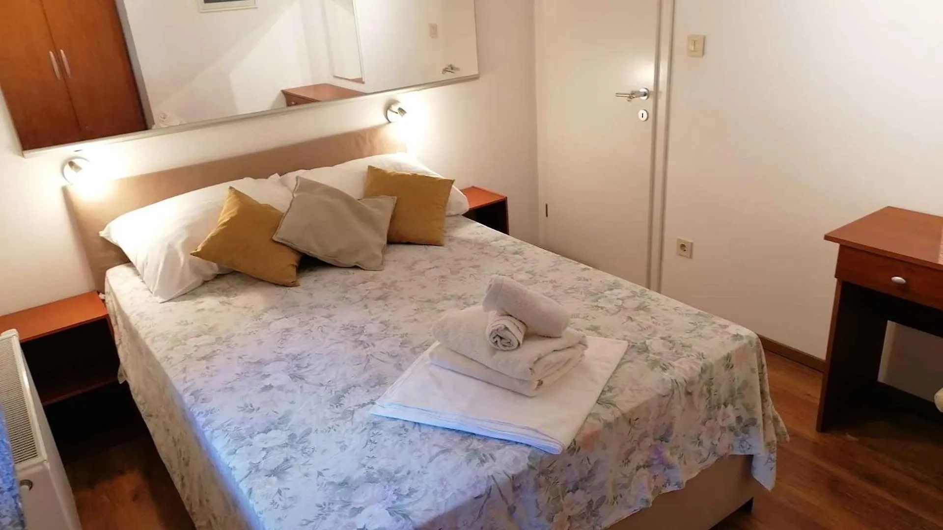 Apartment In Novi Vinodolski 40299